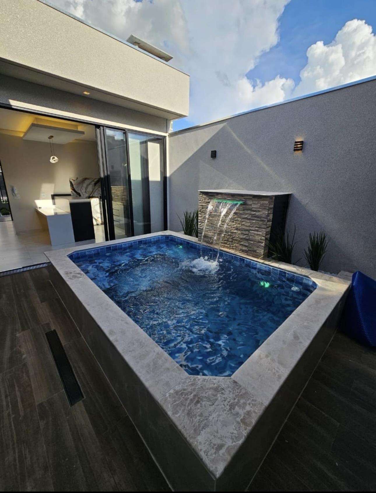 Piscina vista a partir do espaço gourmet